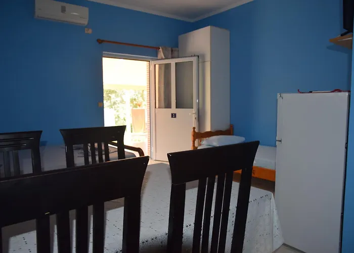 Andreas Guest house Himare